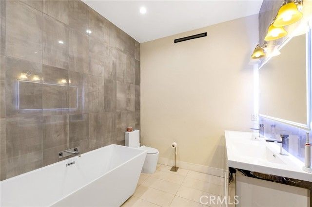 2031 N Pass Ave, Burbank, CA 91505