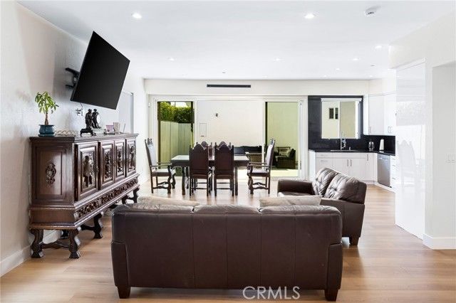 2031 N Pass Ave, Burbank, CA 91505