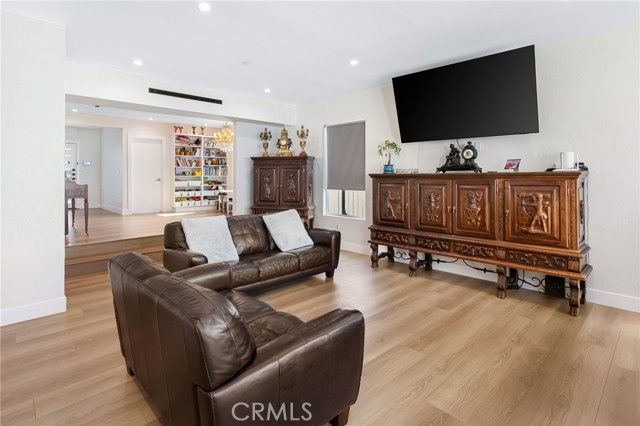 2031 N Pass Ave, Burbank, CA 91505