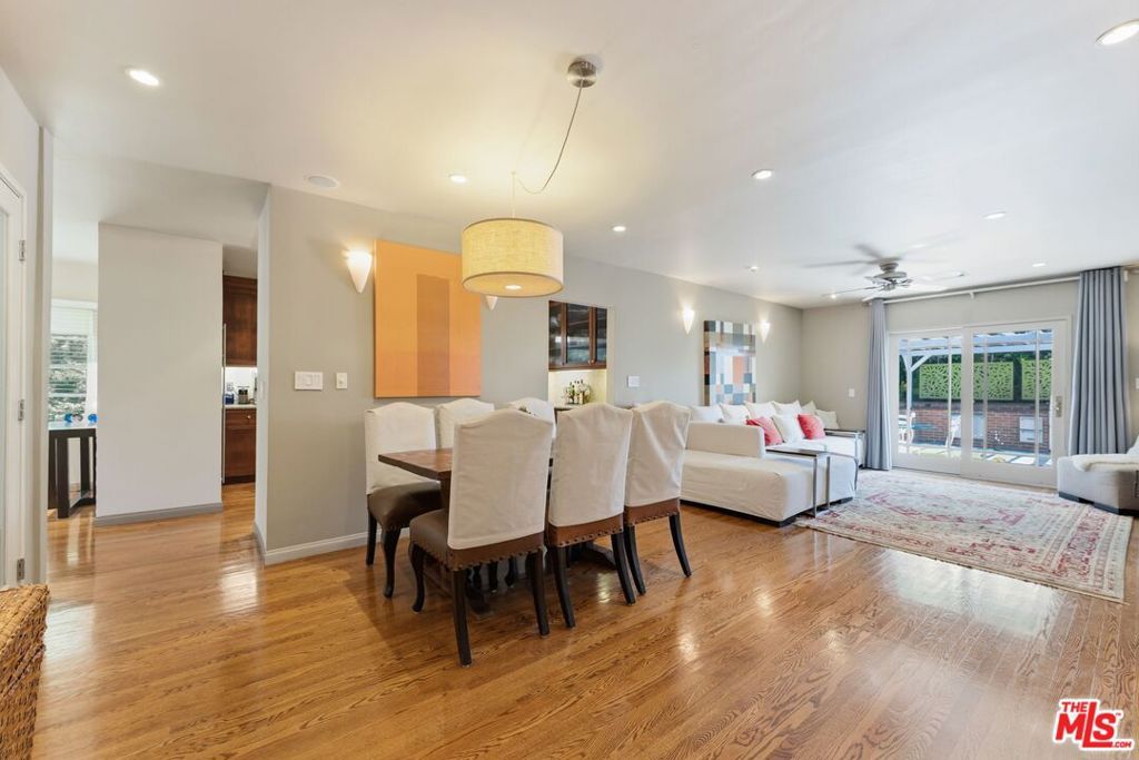Image 12 of property listing at 5506 Summerhill Drive, Los Angeles, CA 90043