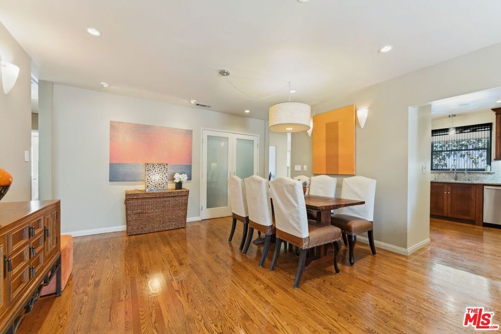 Image 14 of property listing at 5506 Summerhill Drive, Los Angeles, CA 90043