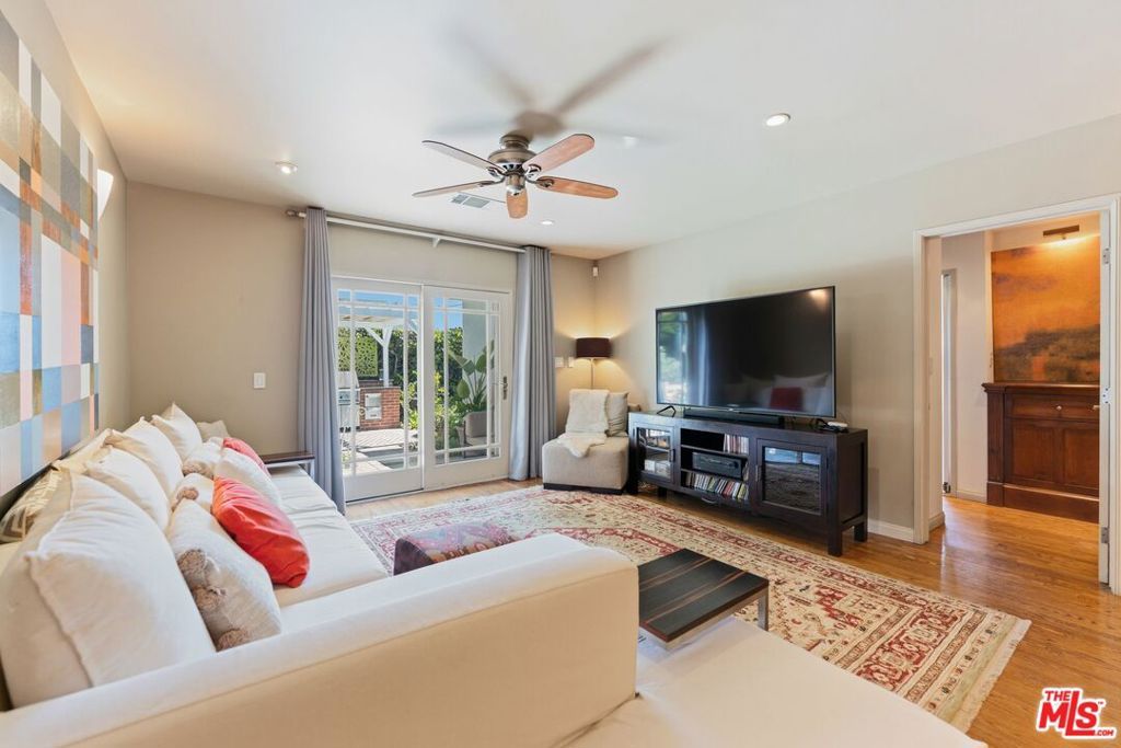 Image 17 of property listing at 5506 Summerhill Drive, Los Angeles, CA 90043