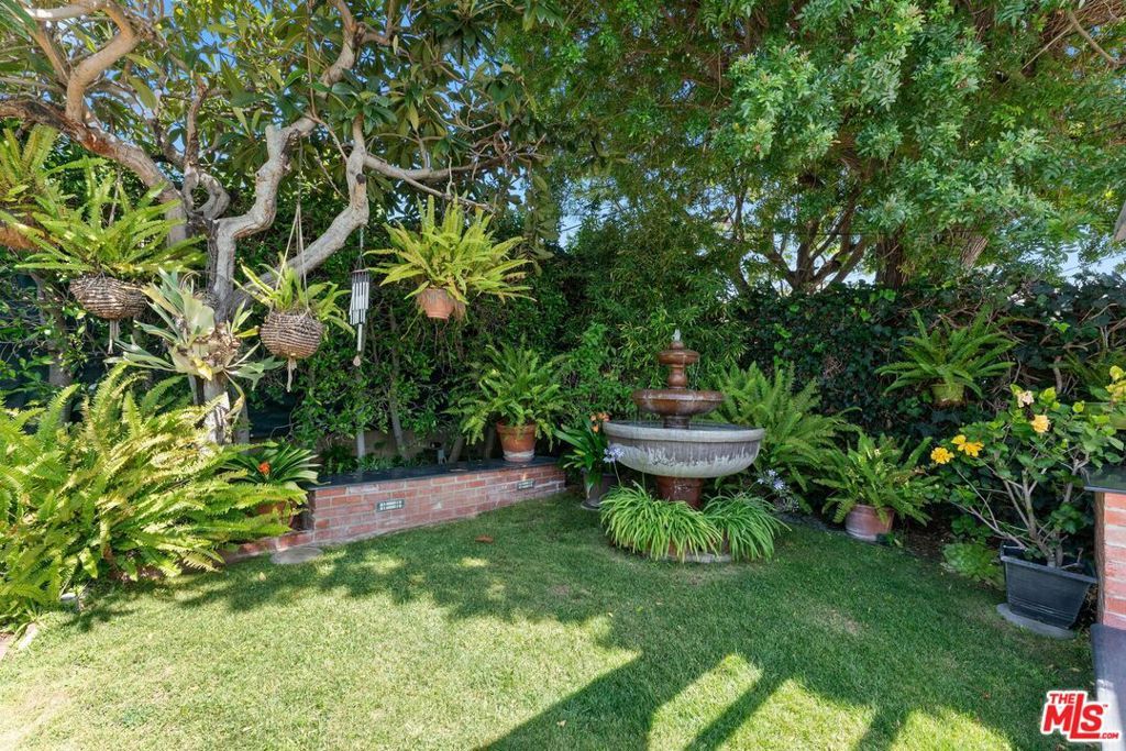 Image 21 of property listing at 5506 Summerhill Drive, Los Angeles, CA 90043
