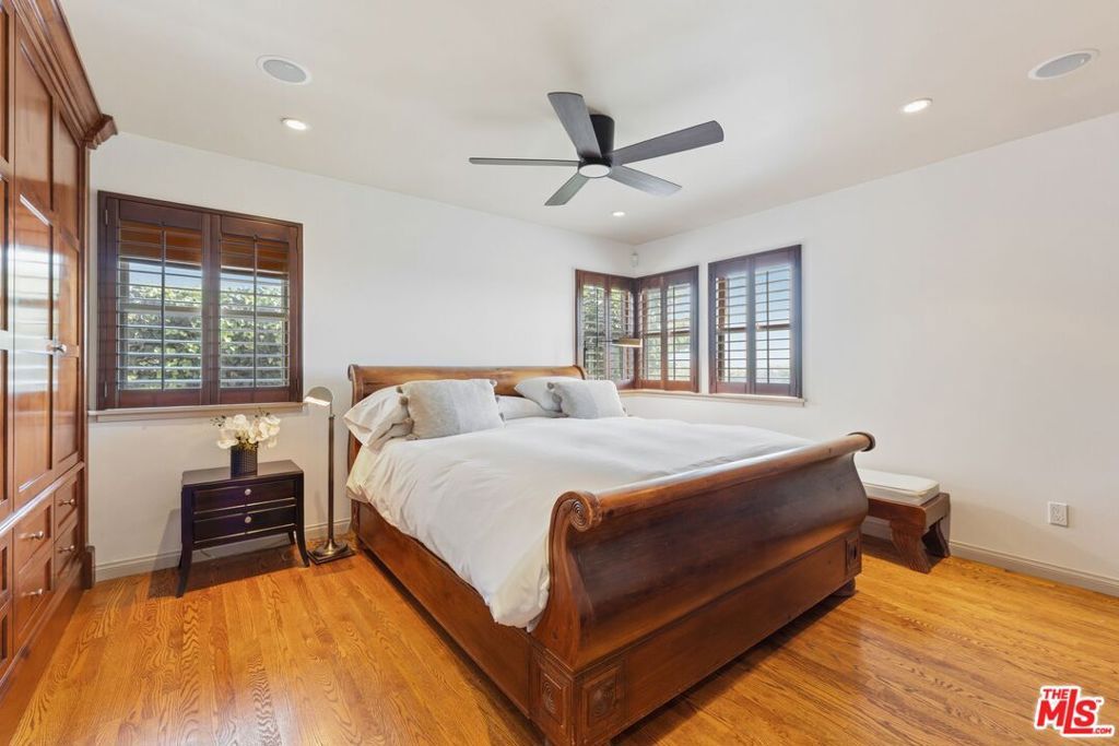 Image 22 of property listing at 5506 Summerhill Drive, Los Angeles, CA 90043
