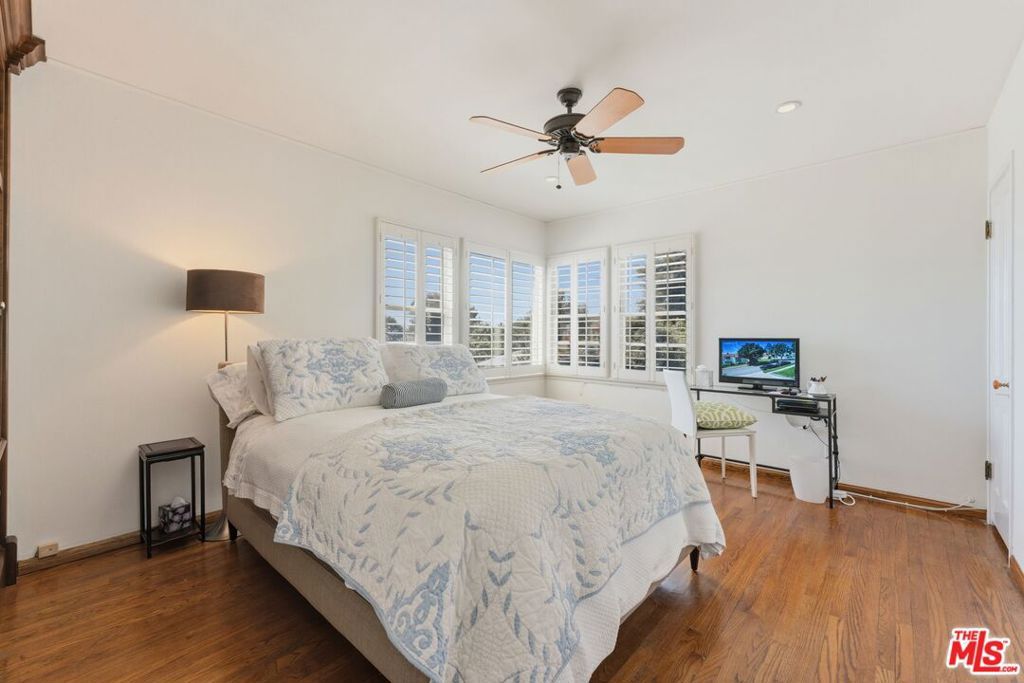 Image 26 of property listing at 5506 Summerhill Drive, Los Angeles, CA 90043