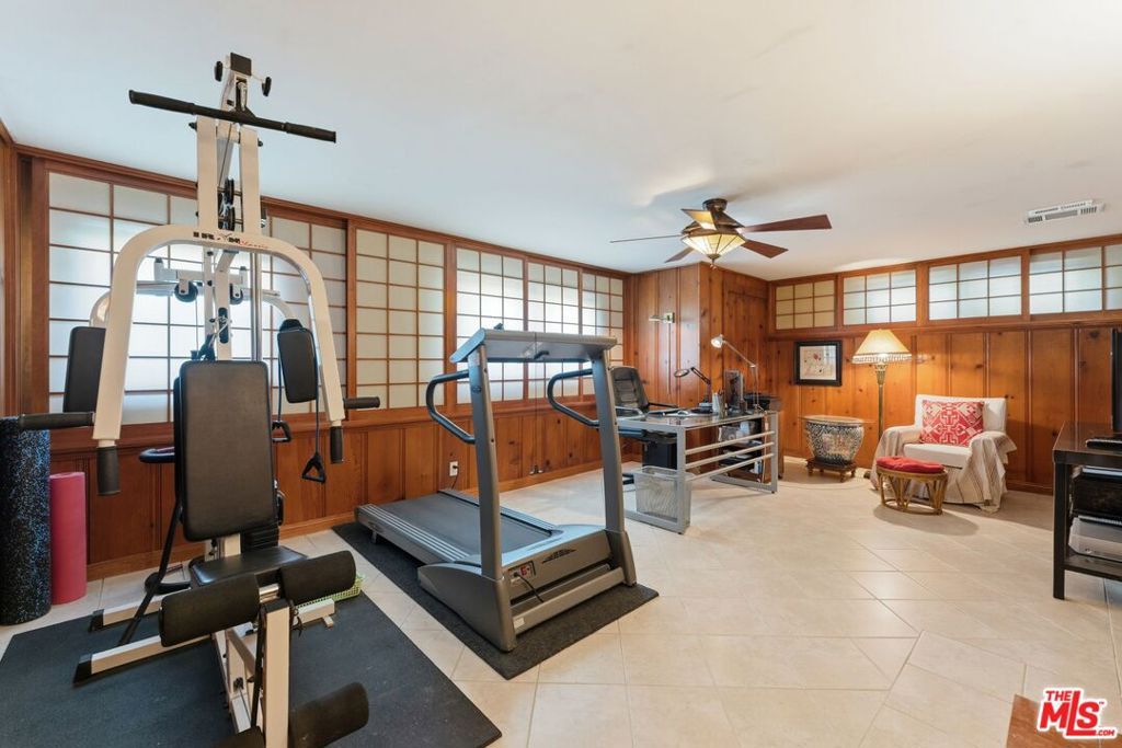 Image 30 of property listing at 5506 Summerhill Drive, Los Angeles, CA 90043