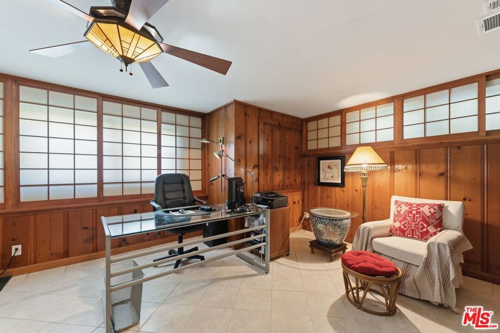 Image 31 of property listing at 5506 Summerhill Drive, Los Angeles, CA 90043