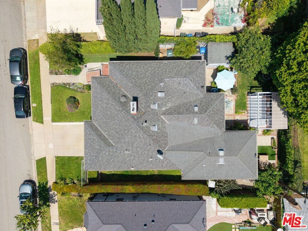 Image 39 of property listing at 5506 Summerhill Drive, Los Angeles, CA 90043