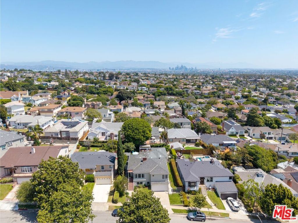 Image 41 of property listing at 5506 Summerhill Drive, Los Angeles, CA 90043