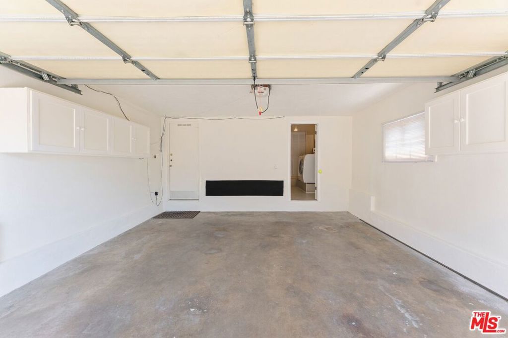 Image 45 of property listing at 5506 Summerhill Drive, Los Angeles, CA 90043