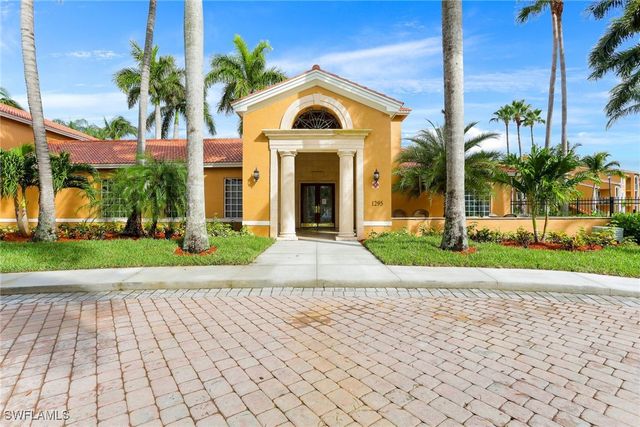 1260 Wildwood Lakes BLVD 201, Naples, FL 34104