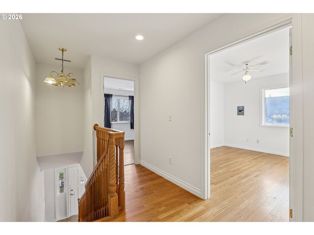 1005 Ne 72ND Ave, Portland, OR 97213