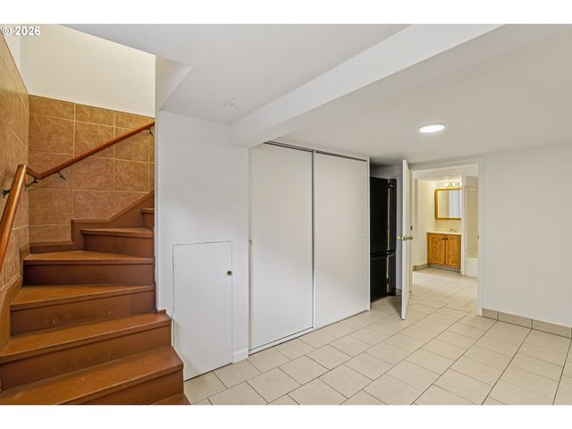 1005 Ne 72ND Ave, Portland, OR 97213