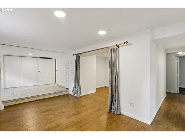 1005 Ne 72ND Ave, Portland, OR 97213