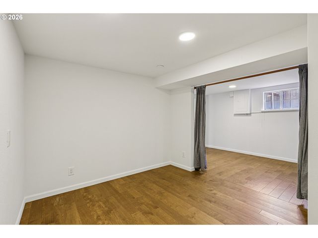 1005 Ne 72ND Ave, Portland, OR 97213