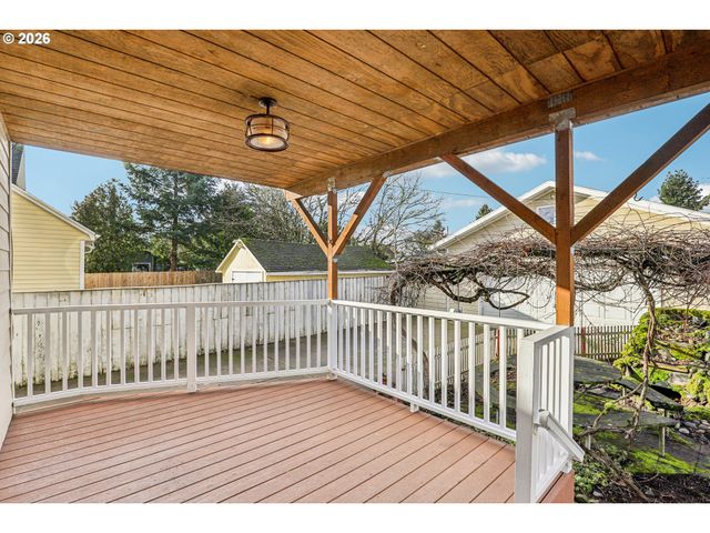 1005 Ne 72ND Ave, Portland, OR 97213