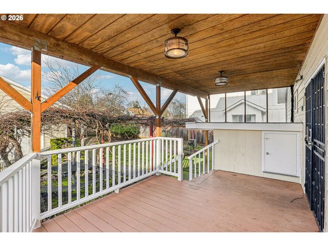 1005 Ne 72ND Ave, Portland, OR 97213