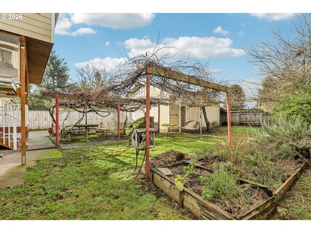 1005 Ne 72ND Ave, Portland, OR 97213