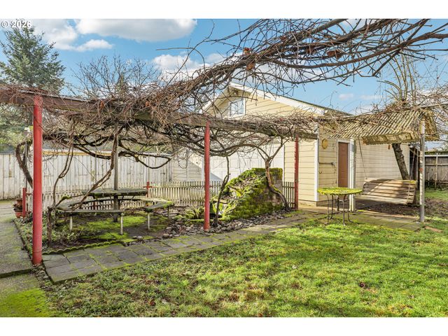 1005 Ne 72ND Ave, Portland, OR 97213