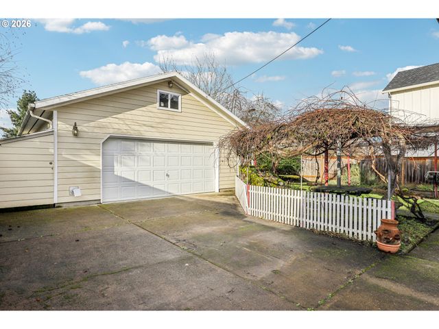 1005 Ne 72ND Ave, Portland, OR 97213