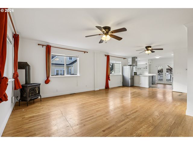 1005 Ne 72ND Ave, Portland, OR 97213