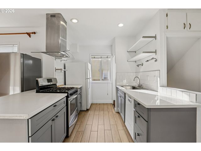 1005 Ne 72ND Ave, Portland, OR 97213