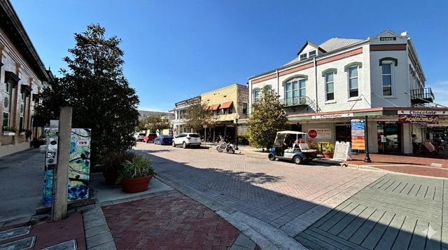 LINCOLN ROAD, Deland, FL 32724