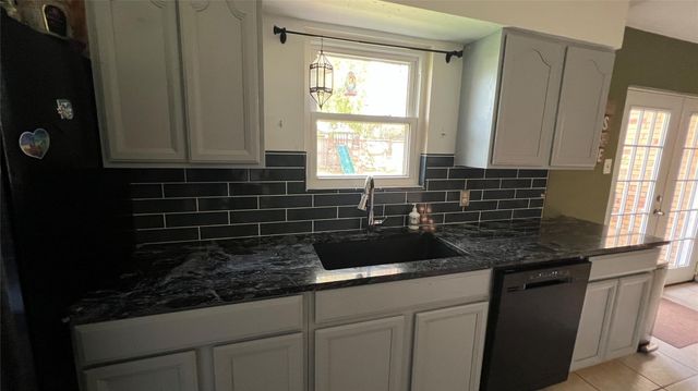 1808 Dolphin Drive, Seabrook, TX 77586