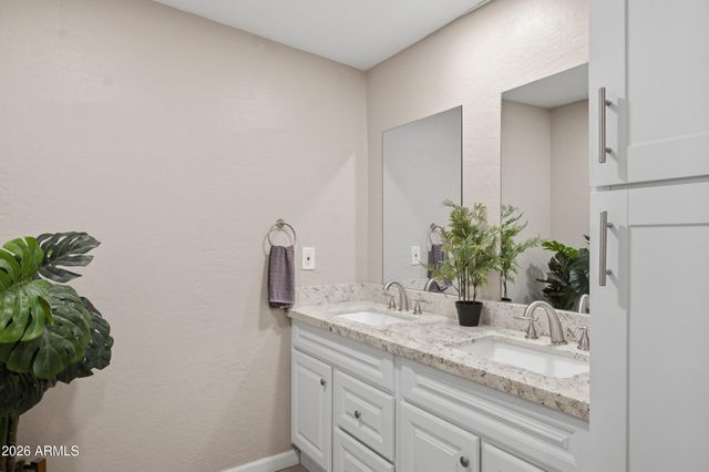 6444 E SHERIDAN Street, Scottsdale, AZ 85257