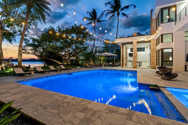 1080 Lake Drive, Delray Beach, FL 33444