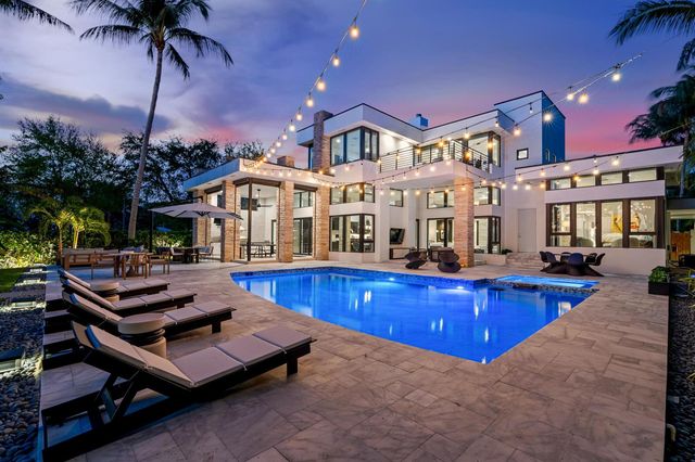 1080 Lake Drive, Delray Beach, FL 33444