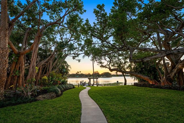 1080 Lake Drive, Delray Beach, FL 33444