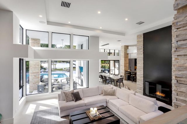 1080 Lake Drive, Delray Beach, FL 33444