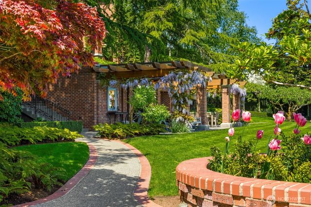 3038 E Laurelhurst Drive NE, Seattle, WA 98105