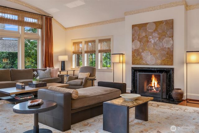 3038 E Laurelhurst Drive NE, Seattle, WA 98105