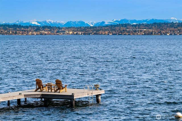 3038 E Laurelhurst Drive NE, Seattle, WA 98105