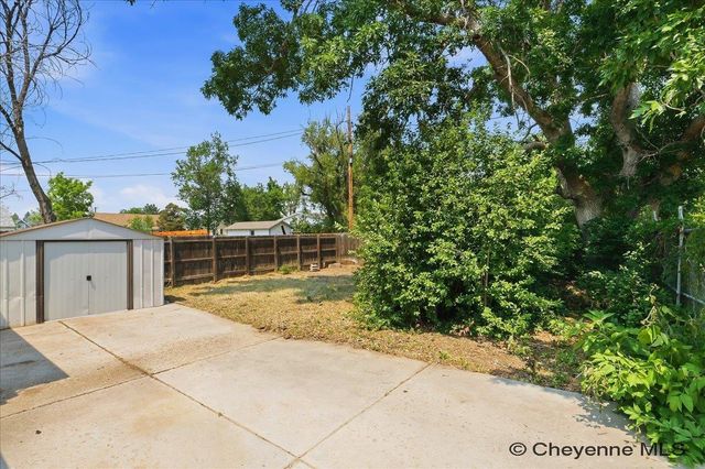 2315 BRADLEY AVE, Cheyenne, WY 82001