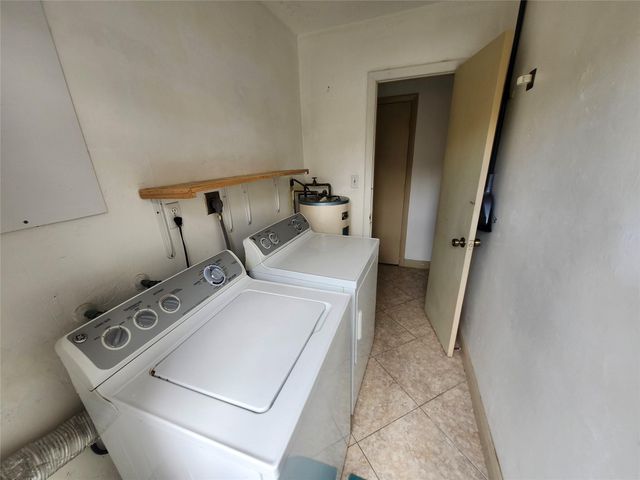 701 NE 36th Street, Oakland Park, FL 33334