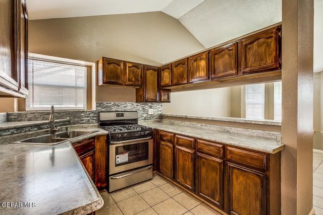 14217 THAYER PEASE Avenue, Horizon City, TX 79928