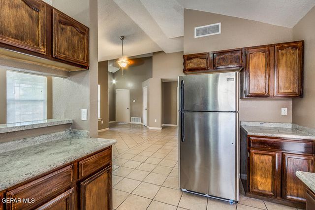 14217 THAYER PEASE Avenue, Horizon City, TX 79928