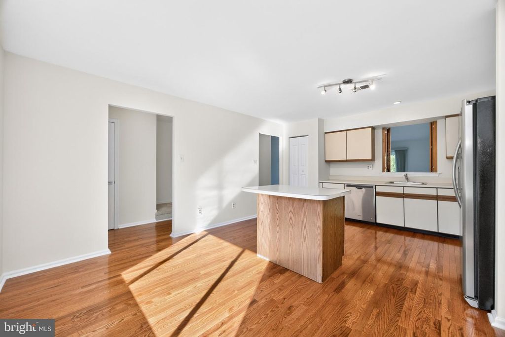 122 PEMBROKE CT, EXTON, PA 19341 — photo 5