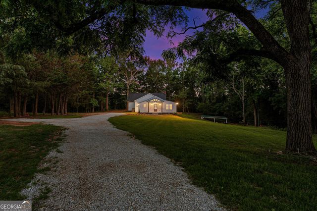 182 Cherry Rose Lane, Hartwell, GA 30643