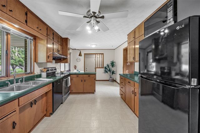 20 N 1st Avenue, Iowa City, IA 52245