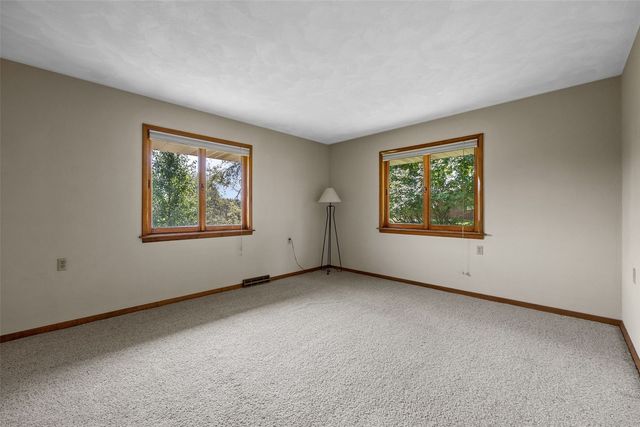 20 N 1st Avenue, Iowa City, IA 52245
