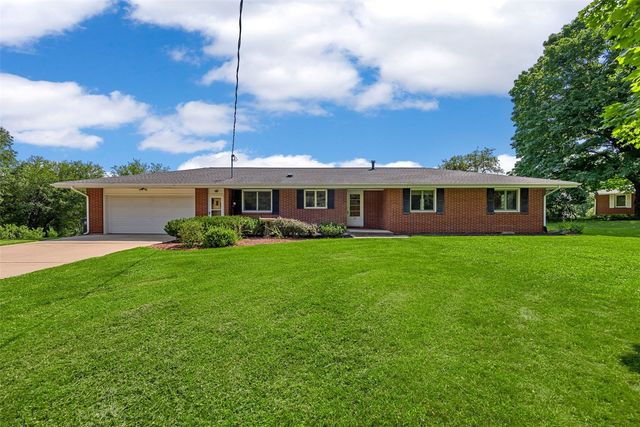 20 N 1st Avenue, Iowa City, IA 52245