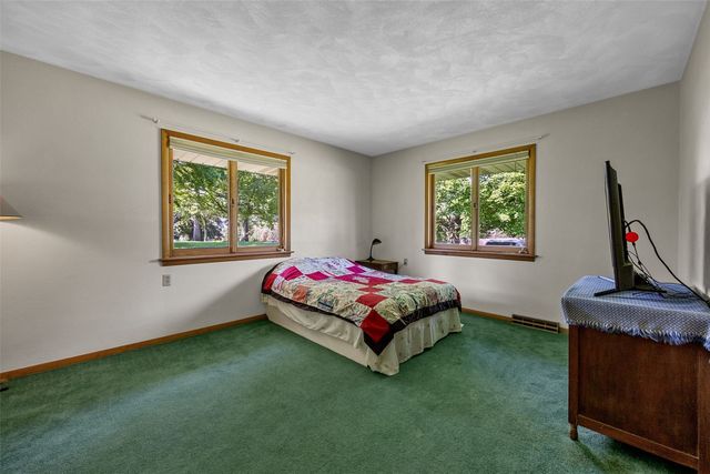 20 N 1st Avenue, Iowa City, IA 52245