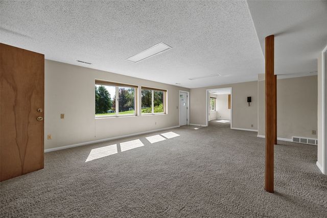 20 N 1st Avenue, Iowa City, IA 52245