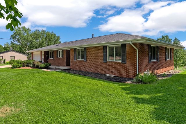 20 N 1st Avenue, Iowa City, IA 52245