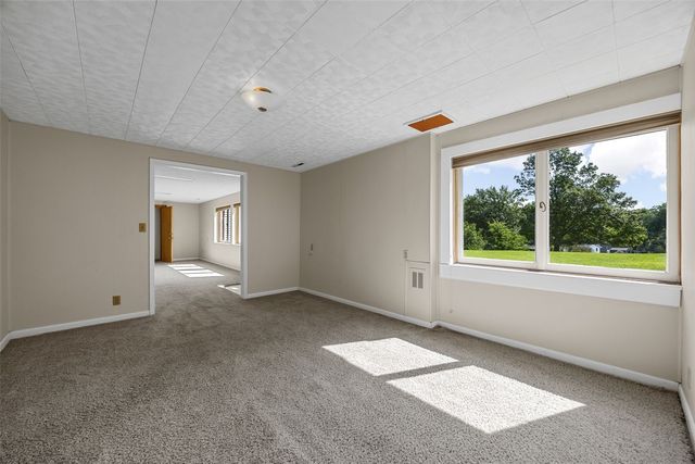 20 N 1st Avenue, Iowa City, IA 52245
