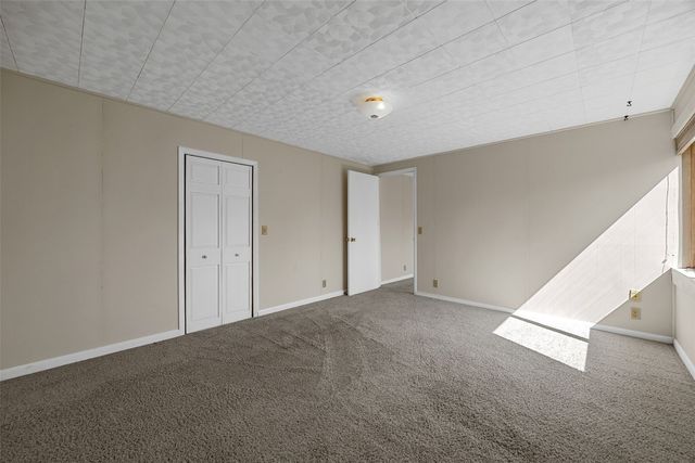 20 N 1st Avenue, Iowa City, IA 52245